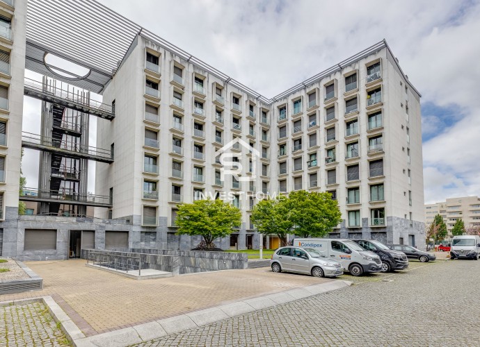 Apartamento T2 +1 | Mobilado e Equipado | Portaria 24h | Lug Garagem