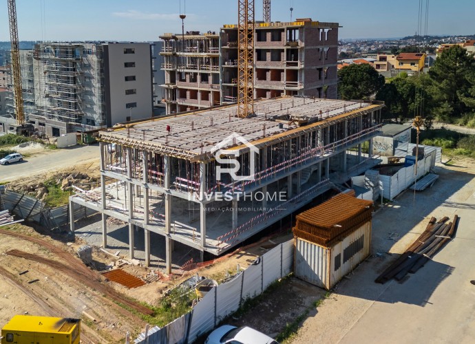 Apartamento T2 | Outubro 2026 | Varanda 19m2 | Lug Garagem