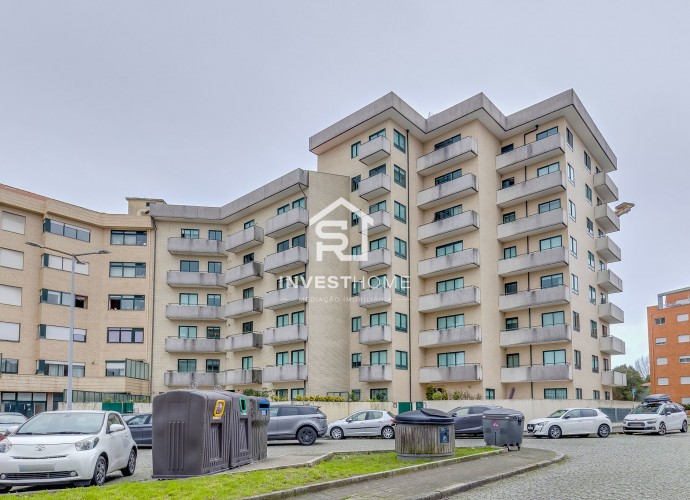 Apartamento T2+1 | Mobilado e Equipado | Box | Varandas