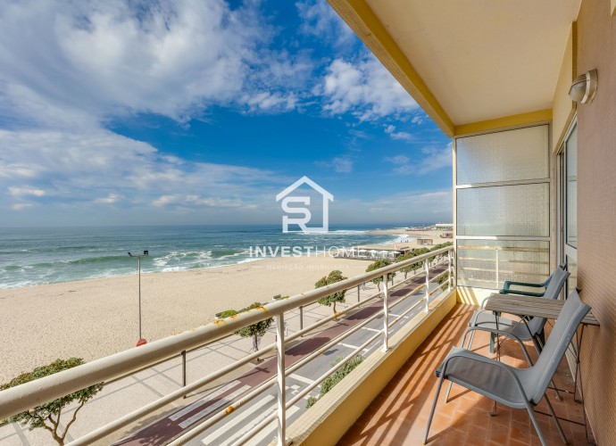 Apartamento T2+1 | Mobilado e Equipado | Em frente ao mar | Varandas