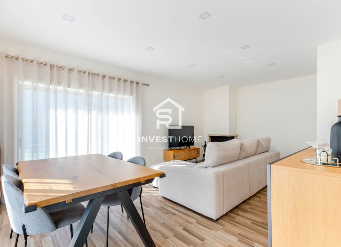 Apartamento T3 | 3 Frentes | Boas áreas | Varanda | Lug Garagem