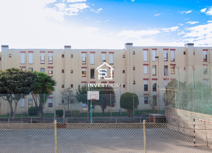 Apartamento T3 | Duplex | Jardim | Campo de ténis | Box | Senhora da Hora
