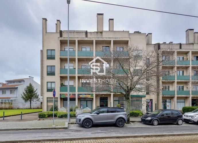 Apartamento T3 | Duplex | Metro a 50m | Equipado e Mobilado | Varandas