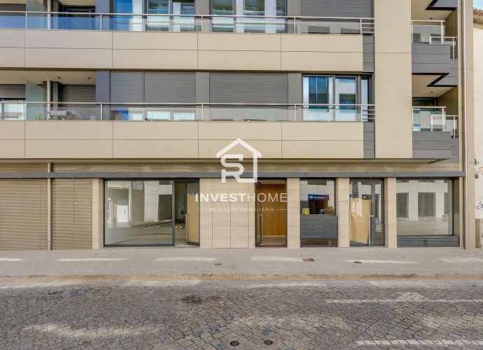Arrendamento | Loja com 191m2 | Maia