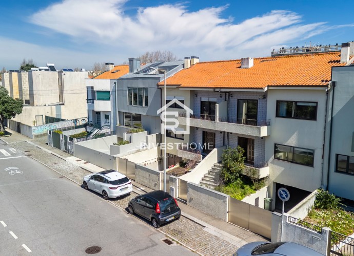 Moradia T4 | Boas áreas | Jardim | Praia a 300m | Leça da Palmeira